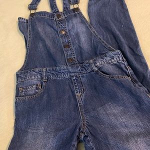 Cat and jack Girls Overalls Jeans Distressed Adjustable Straps Large (10/12)1055